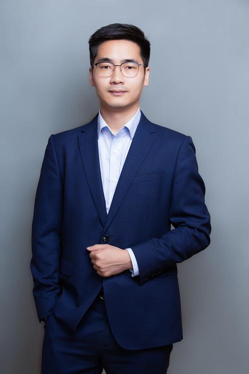 杨权联合创始人 & 首席运营官